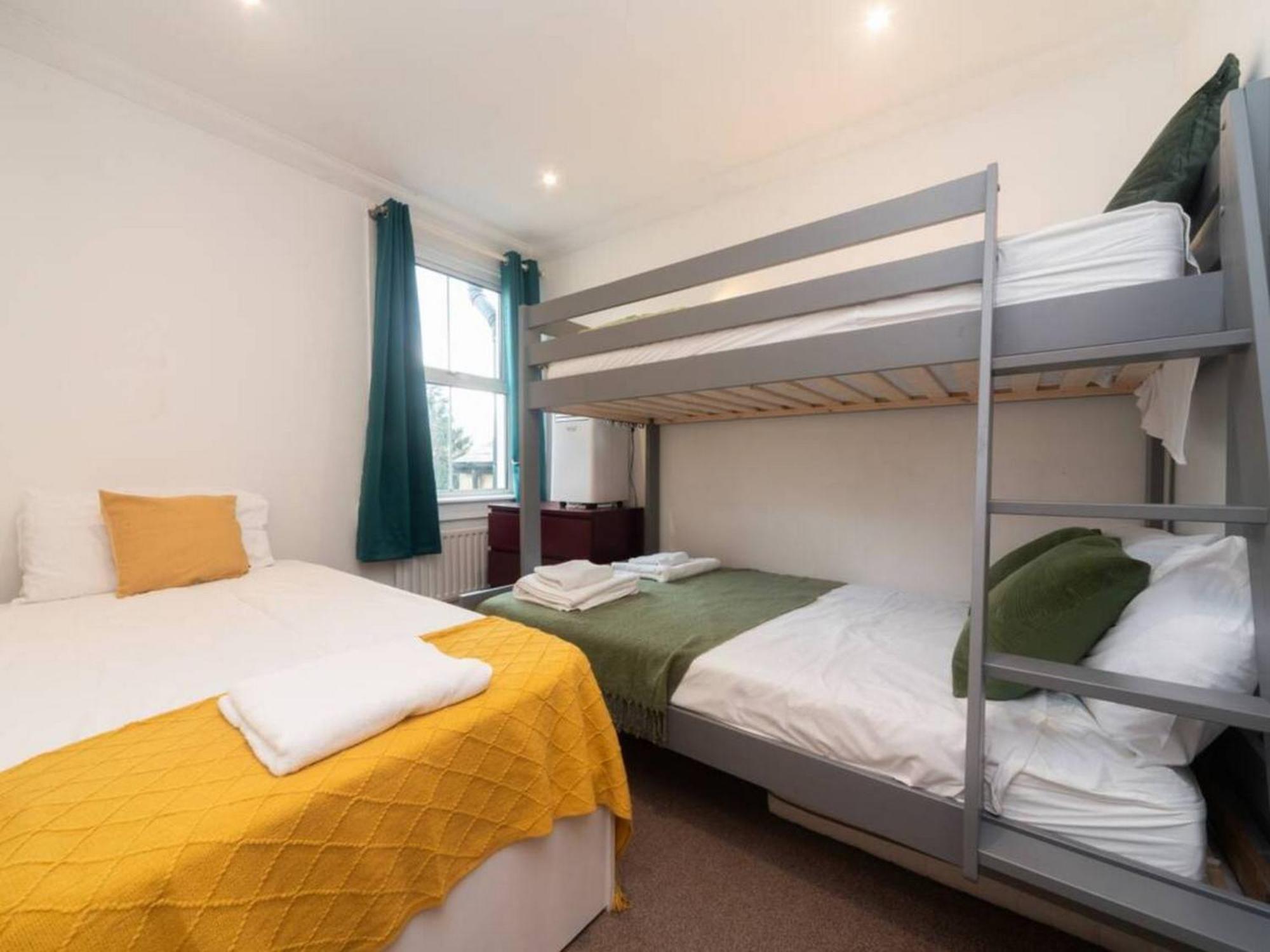 Charming Period Near Surbiton With Garden Ferienhaus *