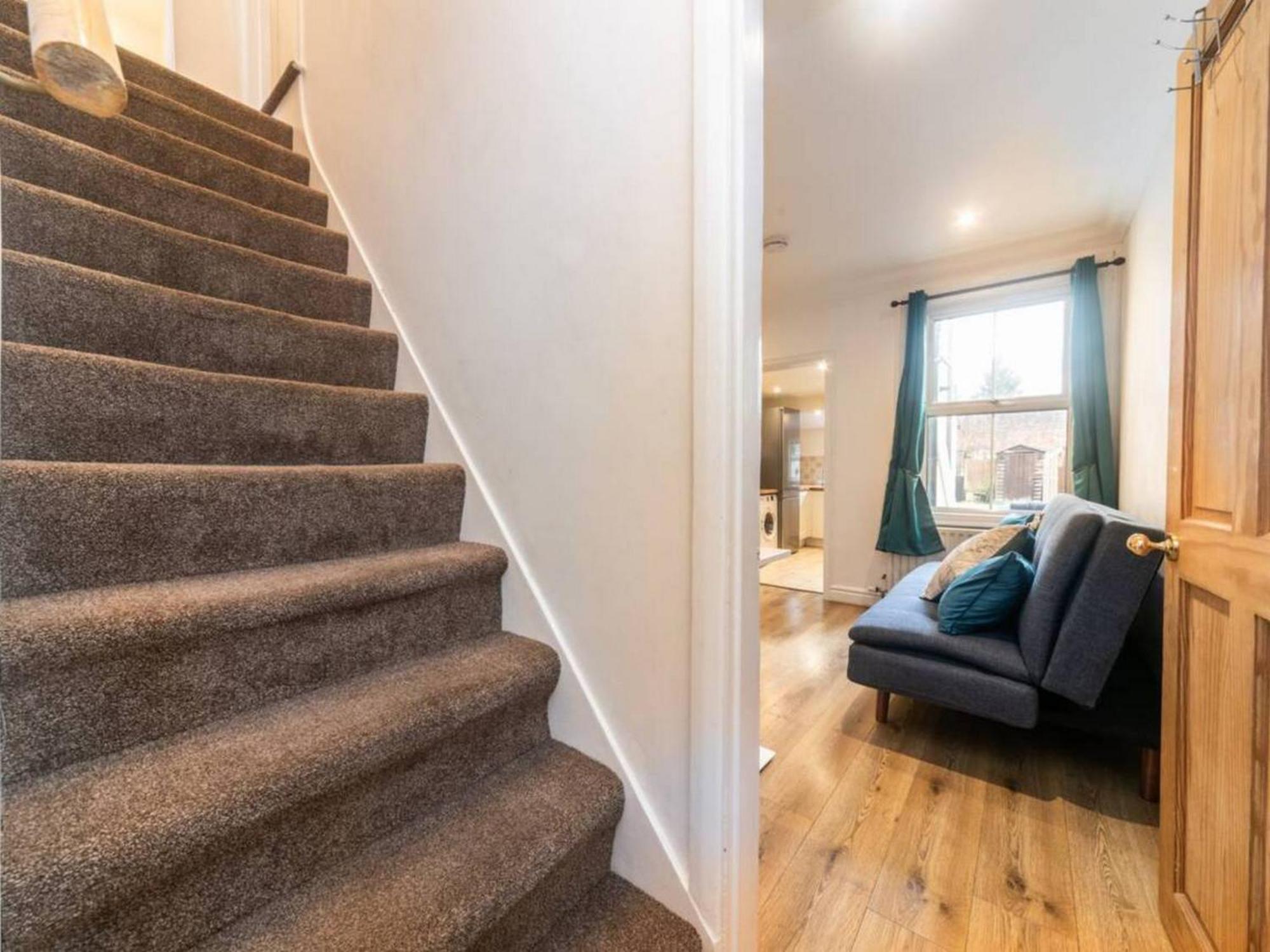 Charming Period Near Surbiton With Garden Ferienhaus